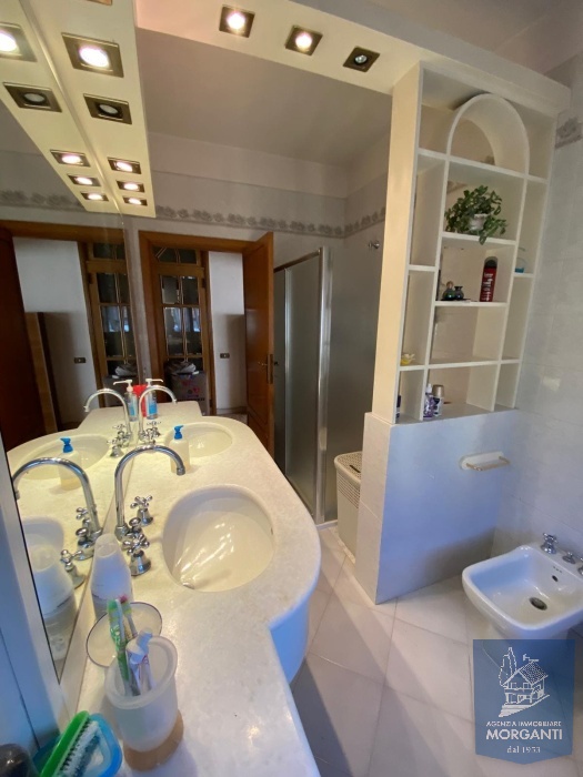 Non ci sono Immobili in questo indirizzo, 5 Stanze da Letto Stanze da Letto, ,3 BathroomsBathrooms,Villetta,In Vendita,1005